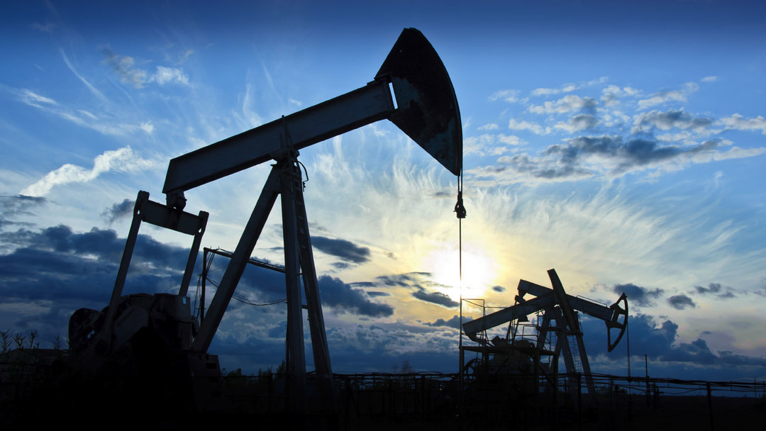Цены на нефть достигли 4-месячного минимума